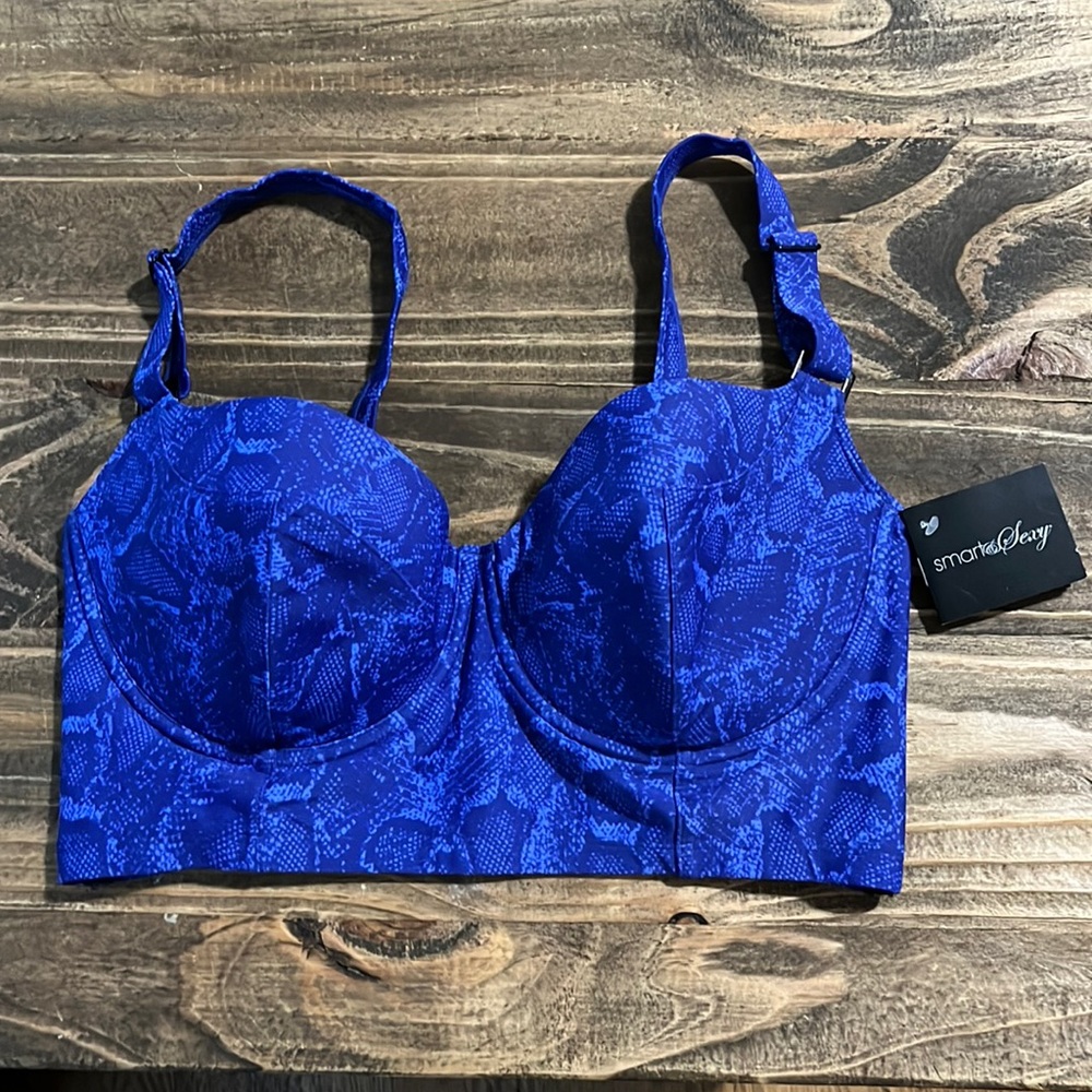 Smart and sexy swim top 34DD New with tags